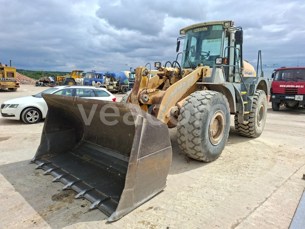 Online auction: LIEBHERR  L 554 4X4