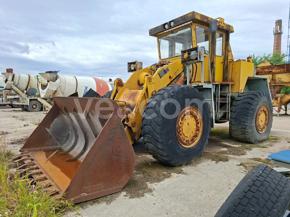 Online auction: STAVOSTROJ  KNB 250 4X4