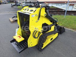 Online aukce:   MACHPRO SKID STEER LOADER MPS330