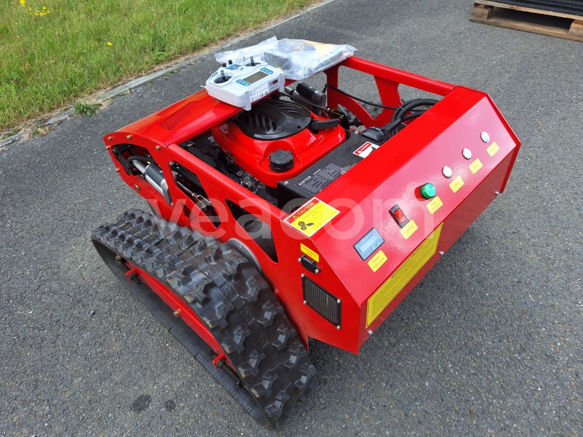 Online auction:   RAPTOR MOWER VT-900