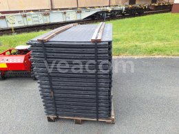 Online aukce:   PŘEJEZDOVÉ PLOTNY 35 KS 77 X 118 CM