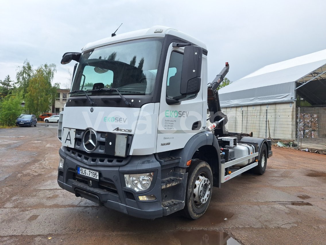 Online aukce: MB  AROCS 1835