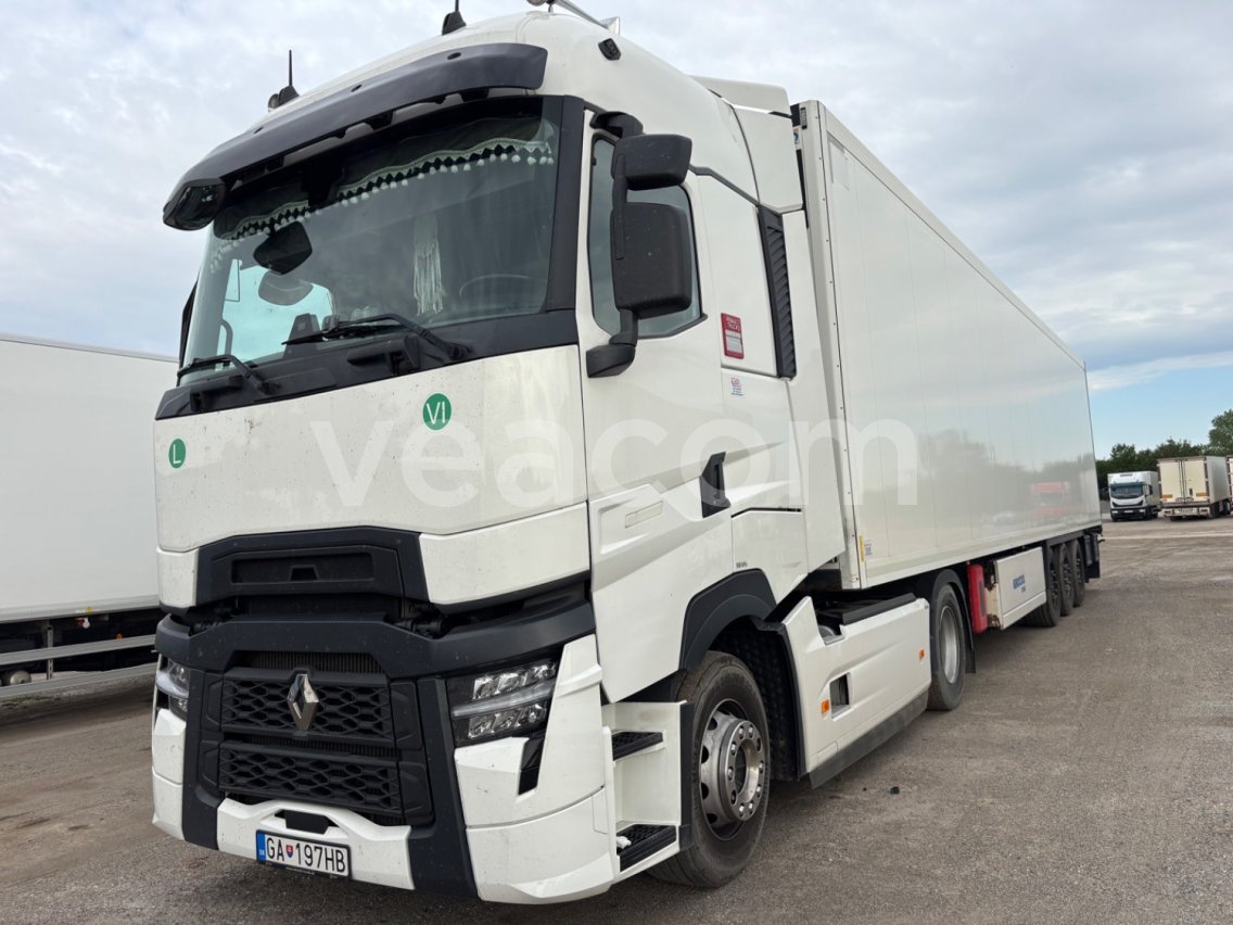 Online aukce: RENAULT  T 520