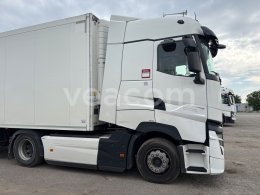 Online aukce: RENAULT  T 520