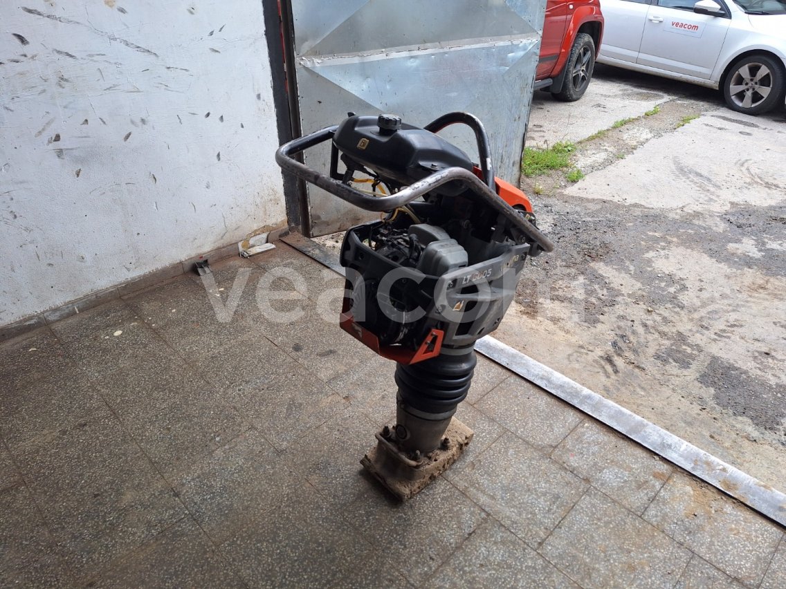 Online auction: HUSQUARNA  LT 6005