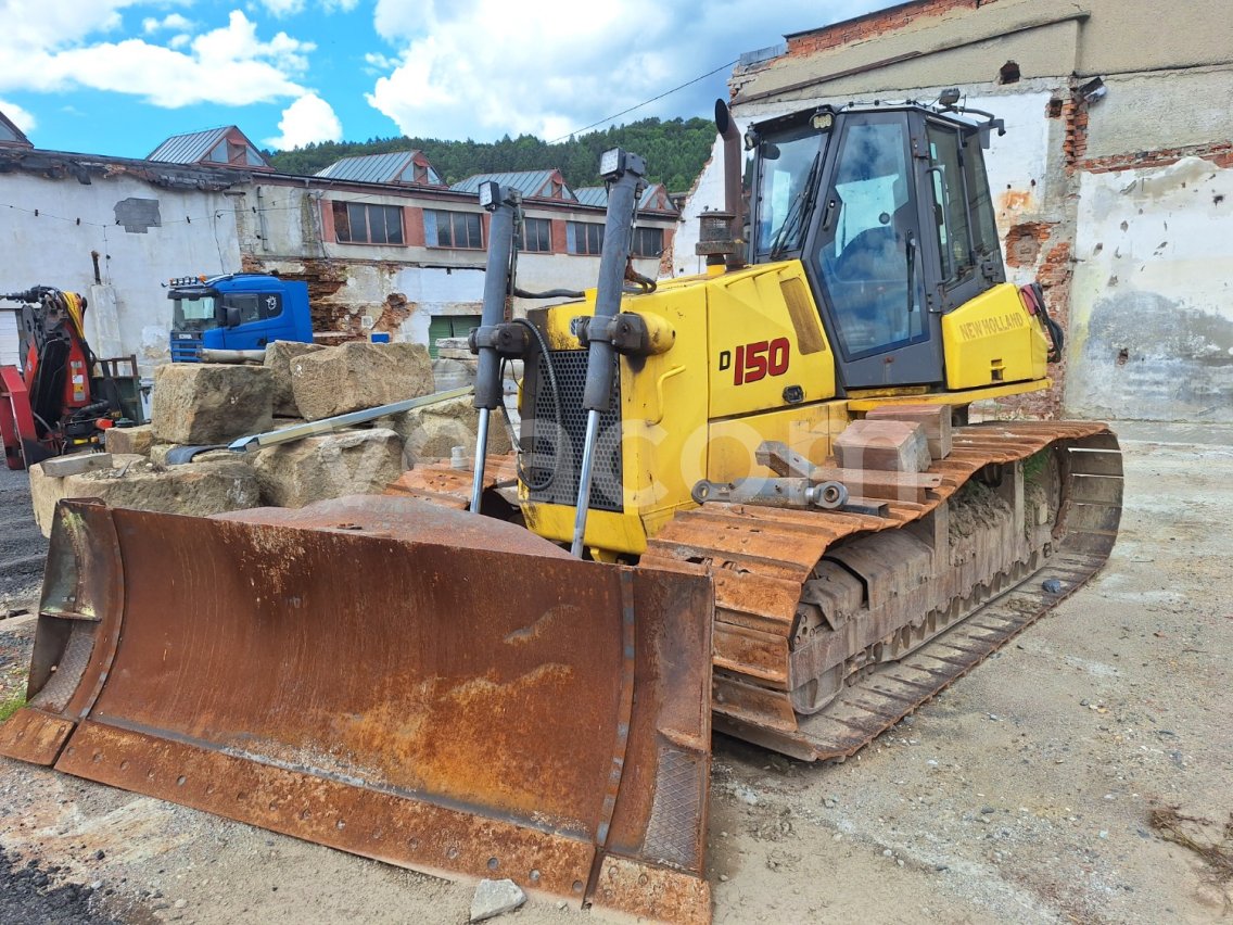Online aukce: NEW HOLLAND  D150