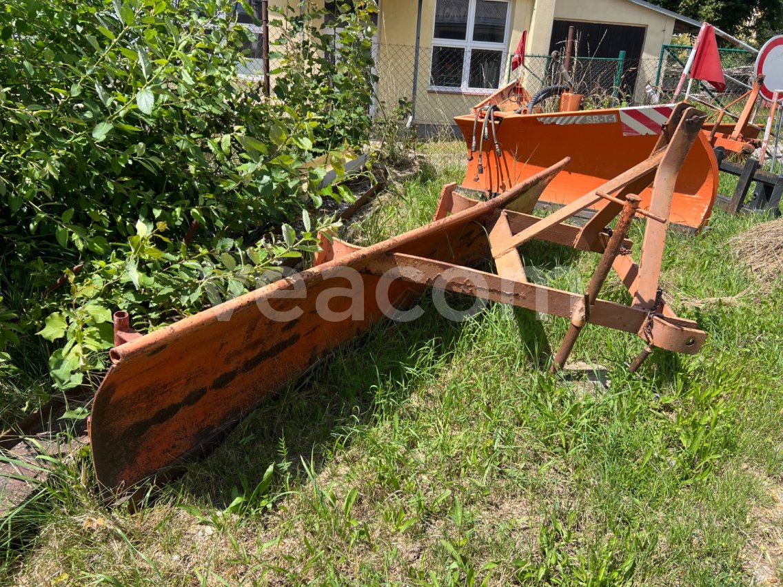 Online aukce:   SNĚHOVÁ RADLICE ZA TRAKTOR