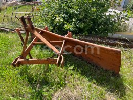 Online aukce:   SNĚHOVÁ RADLICE ZA TRAKTOR