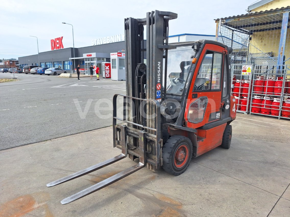 Online auction: NISSAN  FD02A25Q