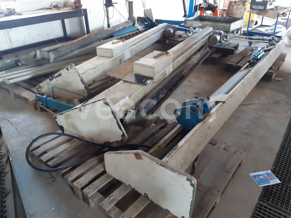 Online aukce:  2x HYDRAULICKÝ ZVEDÁK 4.000 KG, TYP: OMCN typ 199/W2
