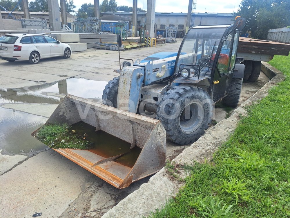 Online árverés: GENIE  GTH 3007 4X4