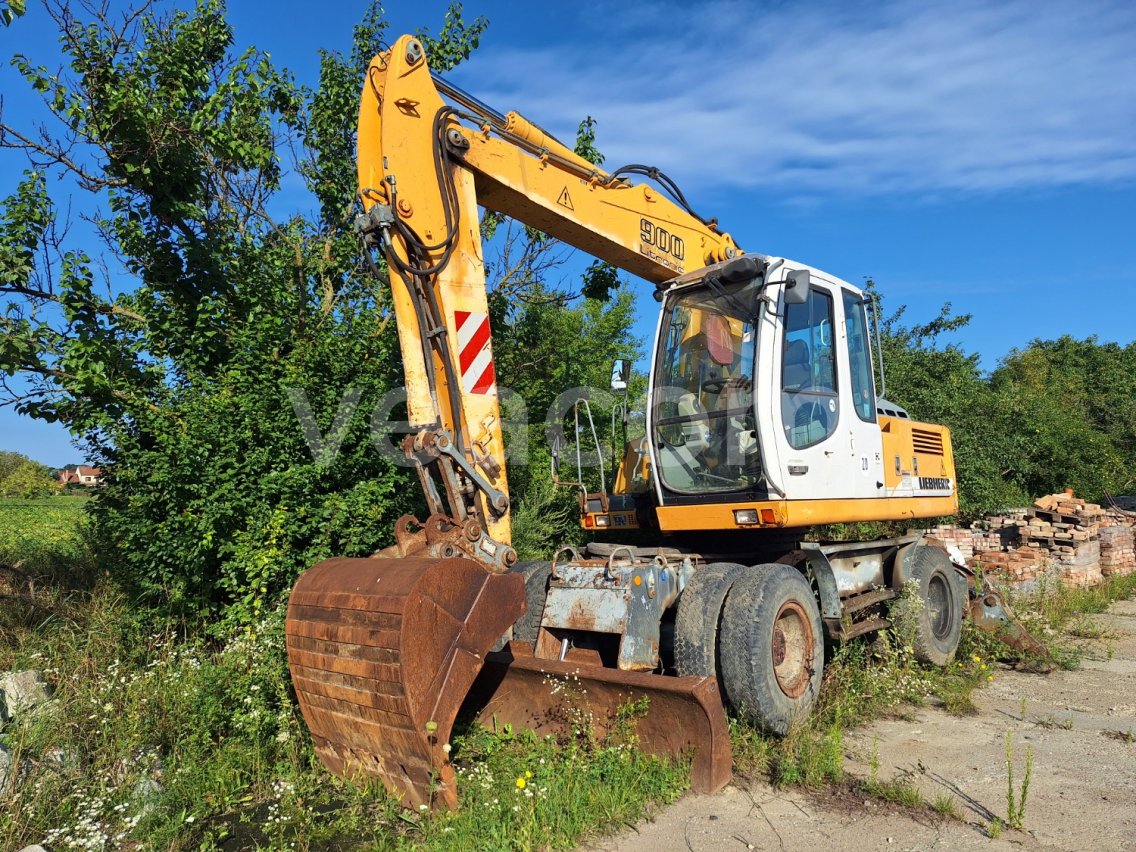 Online aukce: LIEBHERR  A 900 C