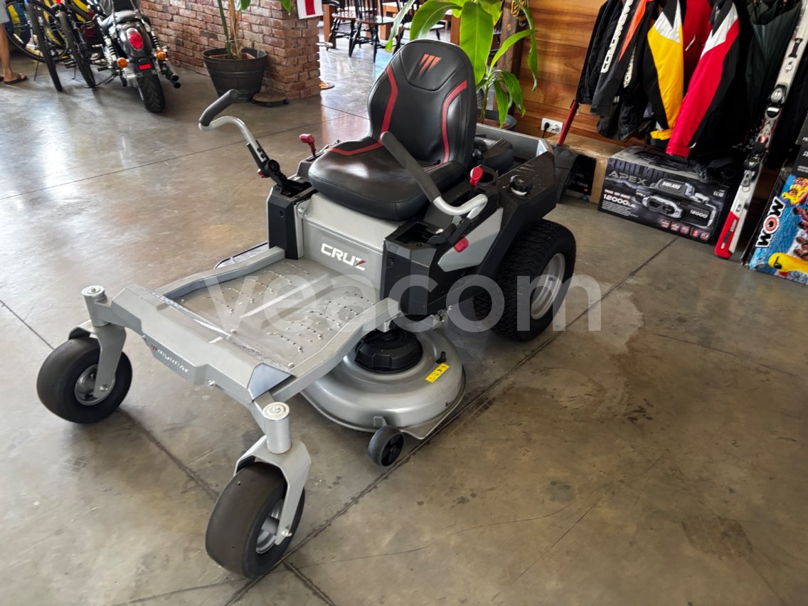 Online aukce:   CRUZ ZERO TURN MOWER