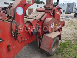 Online aukce:   MORBARK 2400/JOHN DEERE