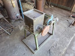 Online auction:  DRTIČKA NA OVOCE