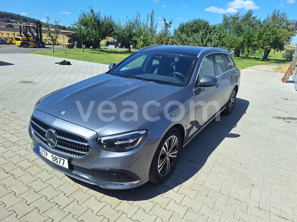 Online aukce: MB  E 200