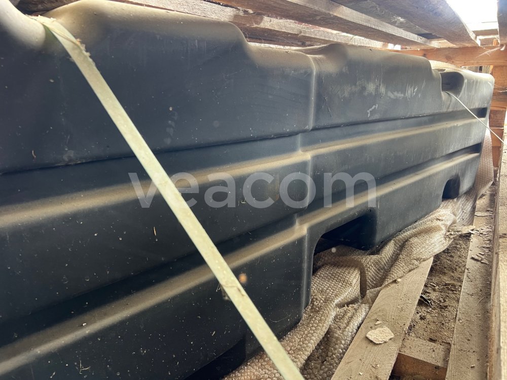 Online auction:  PALIVOVÁ NÁDRŽ NA SKLÍZECÍ MLÁTIČKU JOHN DEERE T670