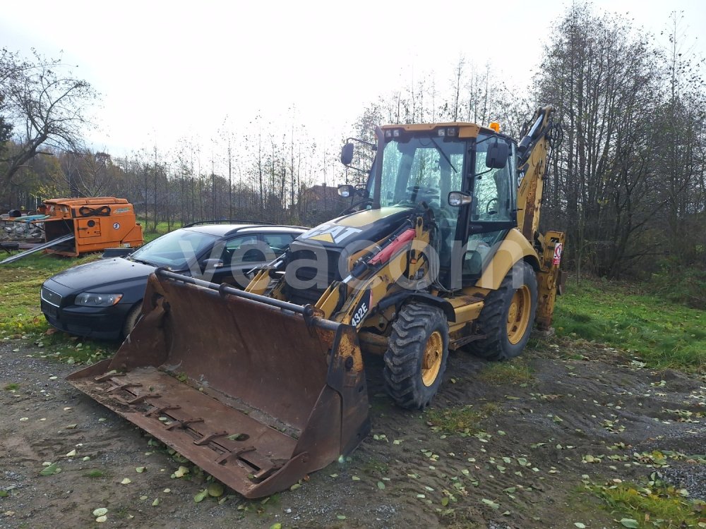 Online aukce: CATERPILLAR  432E 4X4
