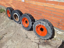 Online aukce:   SADA KOL (4 KS) NA SMYKOVÝ NAKLADAČ BOBCAT S100