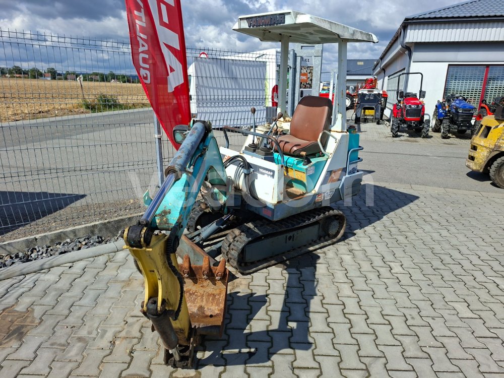 Online aukce: YANMAR  B17