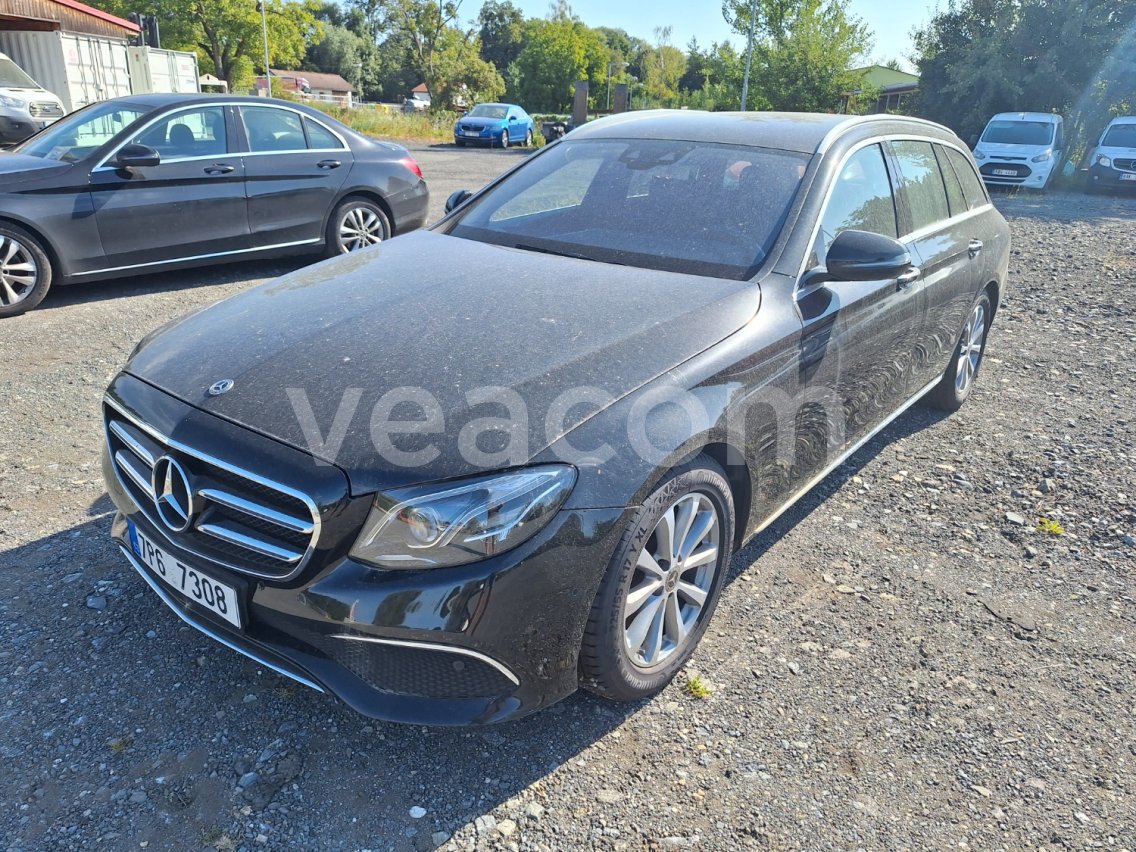 Online aukce: MB  E 220 D 4MATIC 4X4