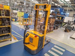 Online aukce: JUNGHEINRICH  EJC 16