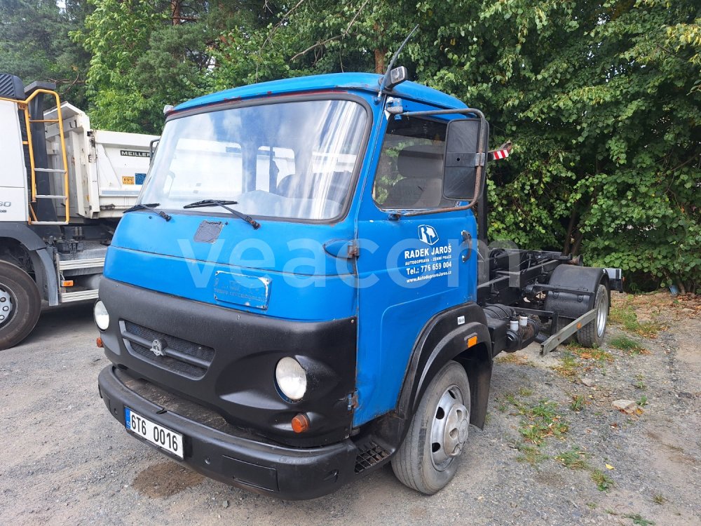Online aukce: AVIA  A 80 L