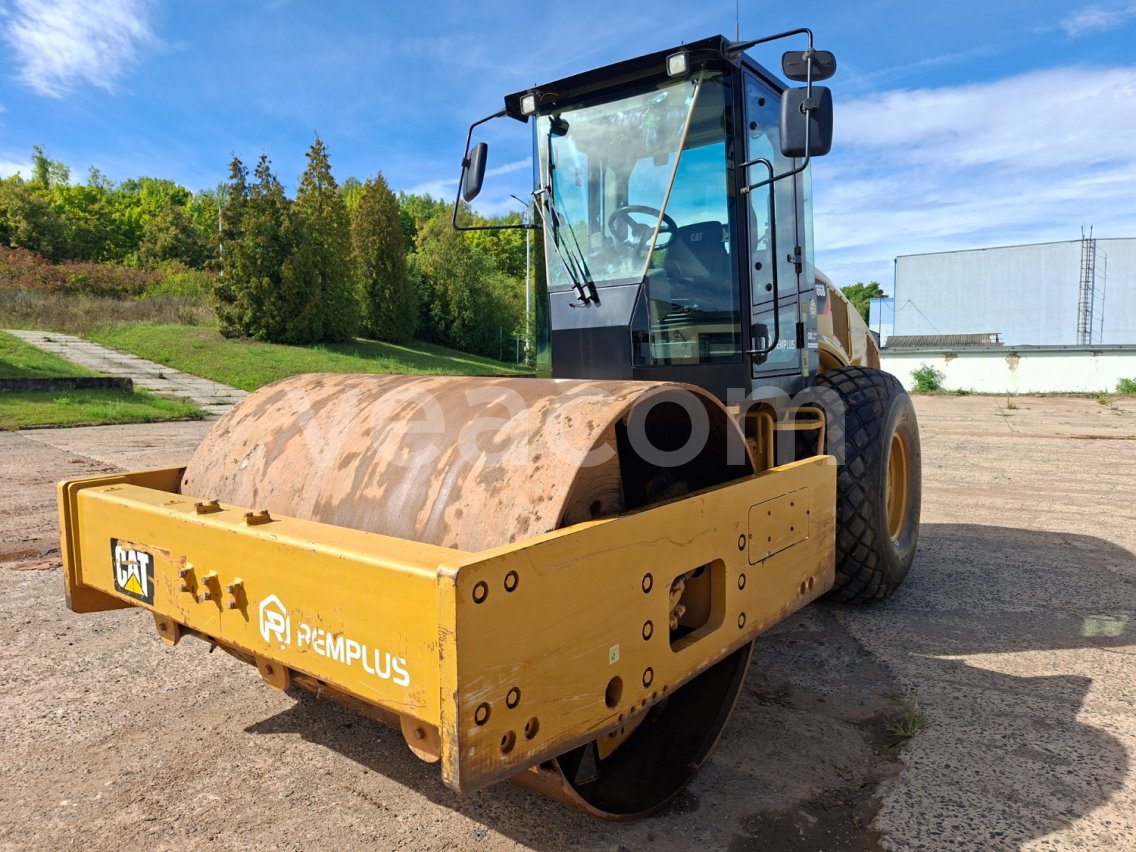 Online aukce: CATERPILLAR  CS66B