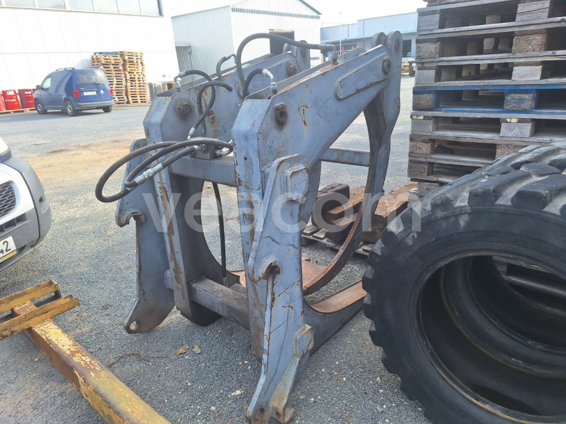Online aukce:   DRAPÁK NA VOLVO L 45 - L 50