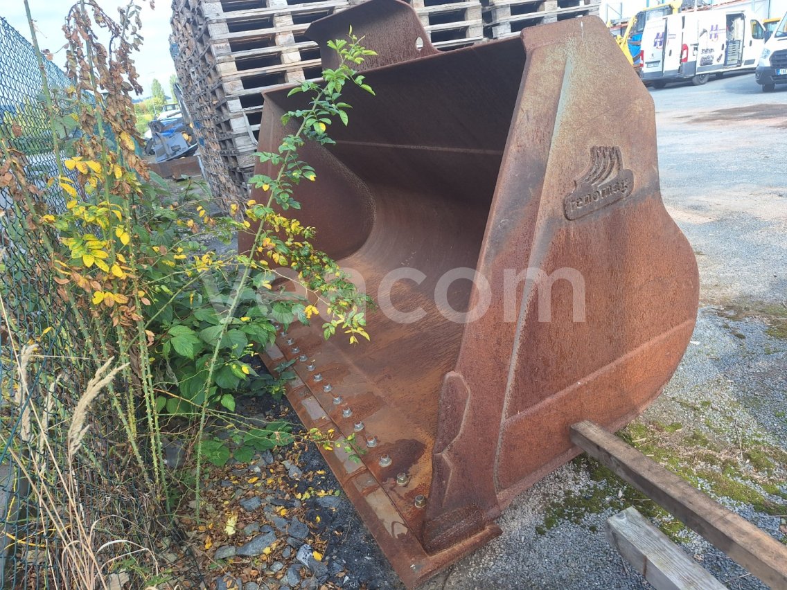 Online aukce:   LOPATA NA NAKLADAČ VOLVO L 180
