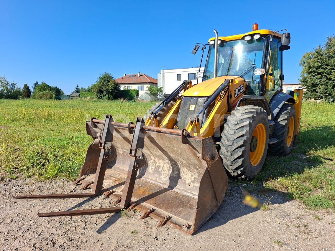 Online aukce: JCB  4 CX 4X4