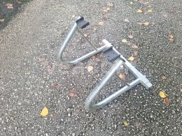 Online aukce:  STOJAN NA MOTOCYKLY