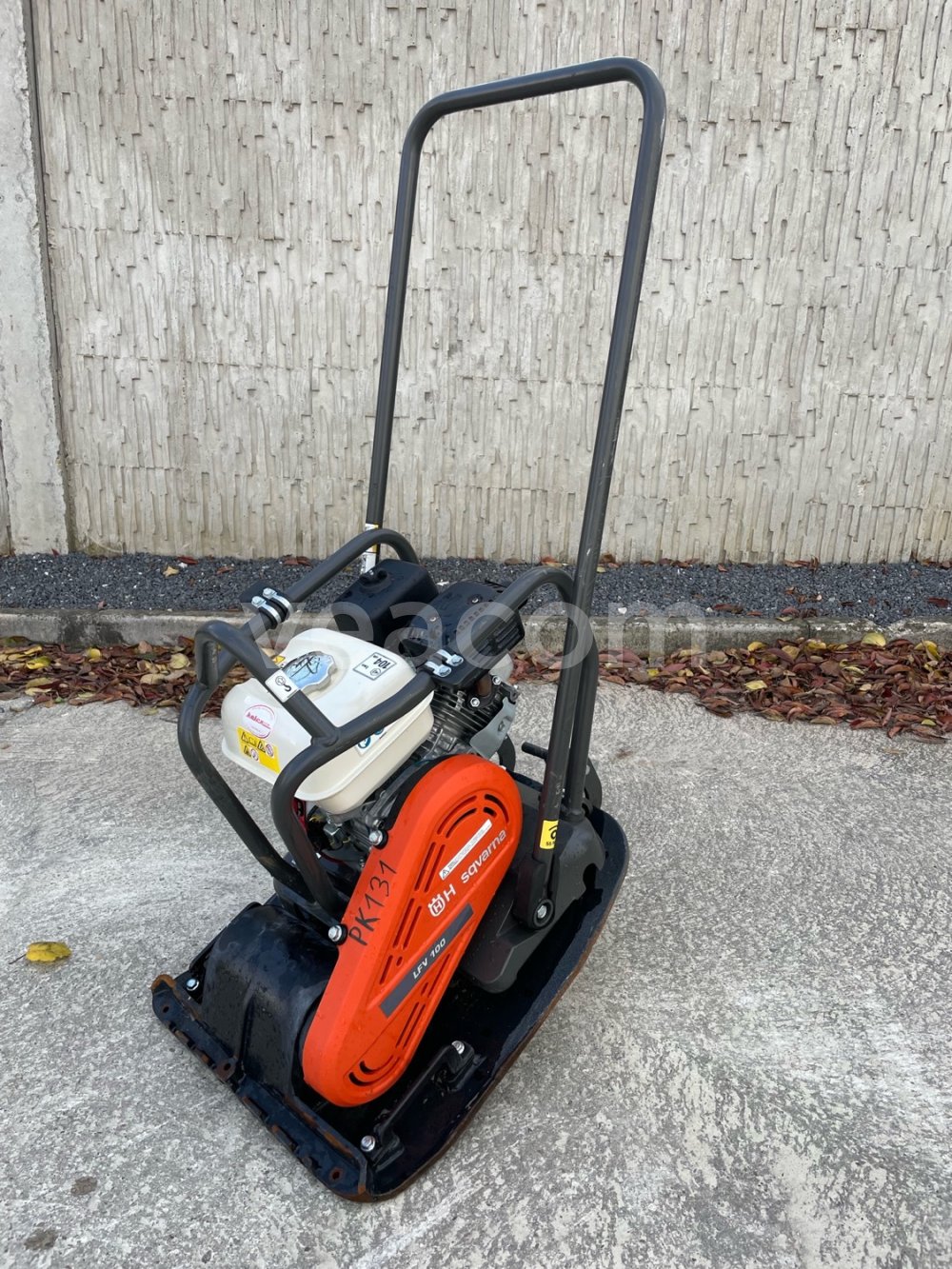 Online aukce:  HUSQVARNA LFV100