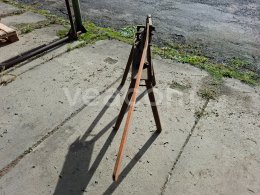 Online aukce:   MALÉ RUČNÍ NŮŽKY NA KOV S POSTAVCEM
