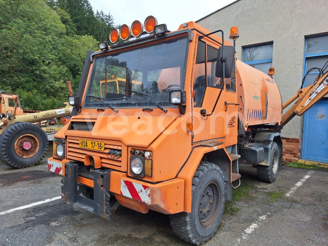 Online aukce: PRAGA  UV80 4X4
