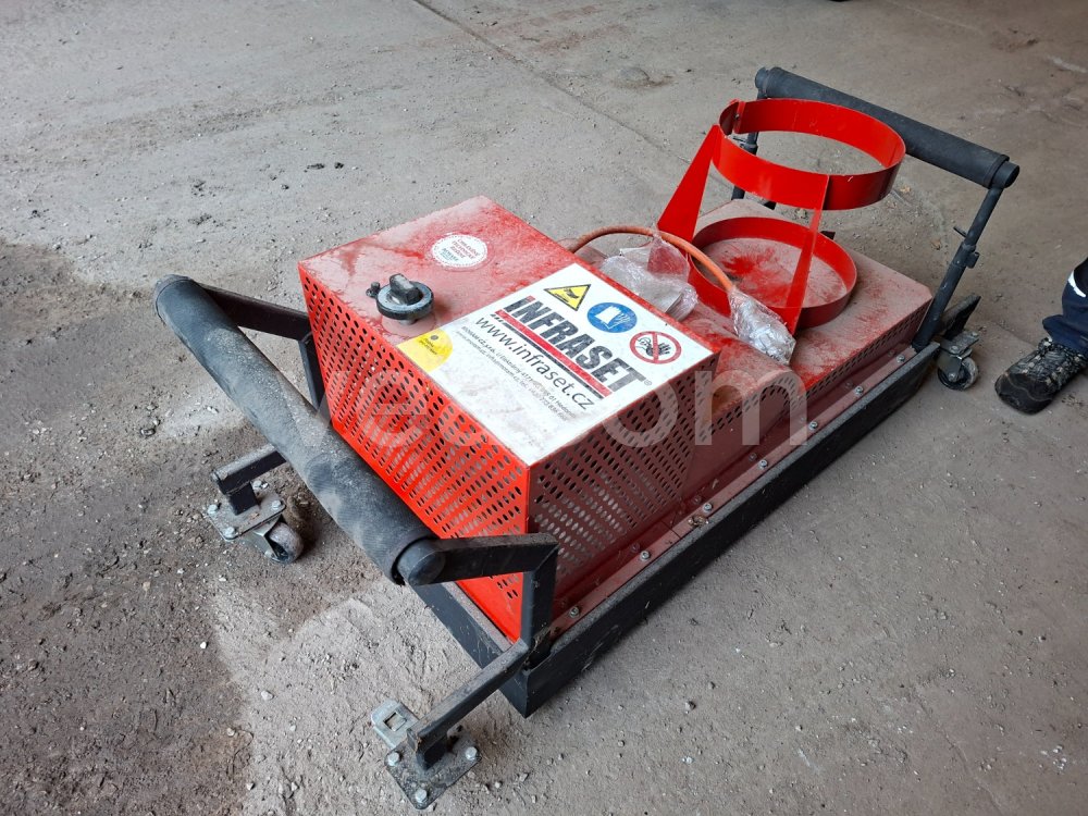 Online auction:  TPS-15 INFRAZÁŘIČ PRO OPRAVY ASFALTOVÝCH POVRCHŮ