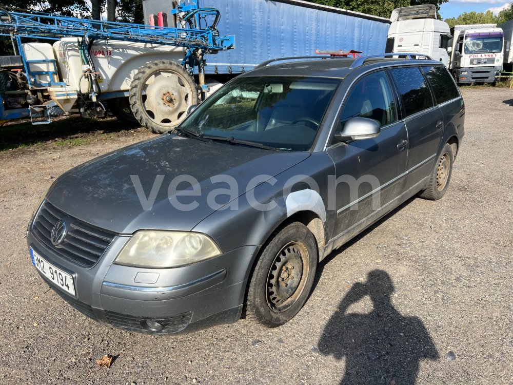 Online auction: VOLKSWAGEN  PASSAT VARIANT
