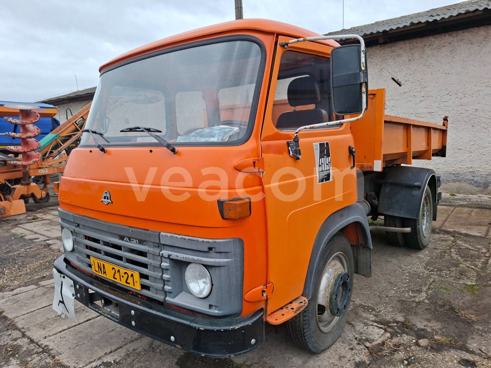 Online árverés: AVIA  A 30 K