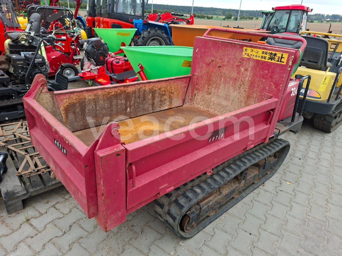 Online aukce: YANMAR  C-12R