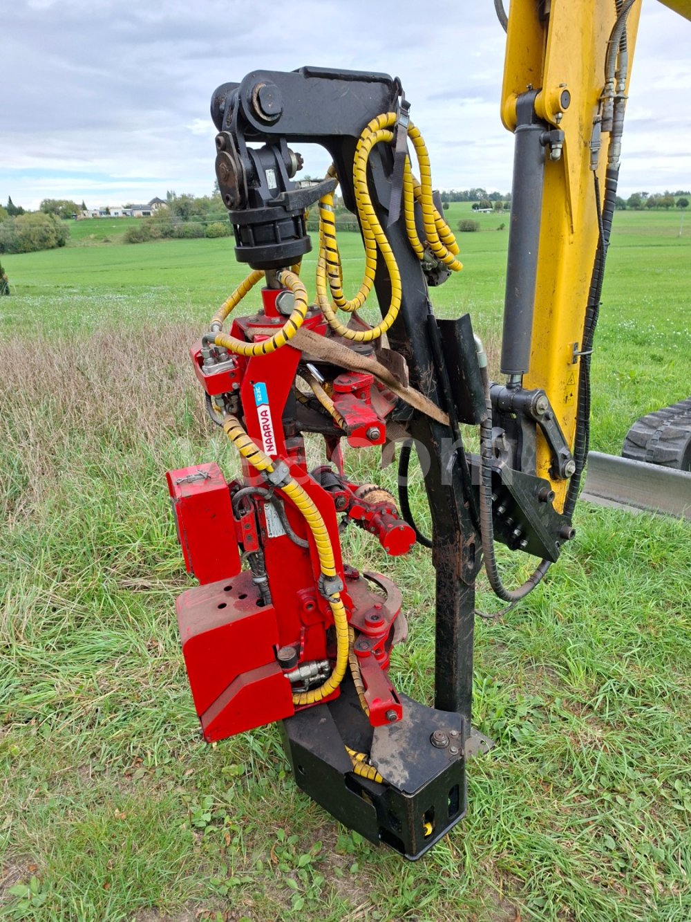 Online aukce:  PENTIN PAJA NAARVA S23C