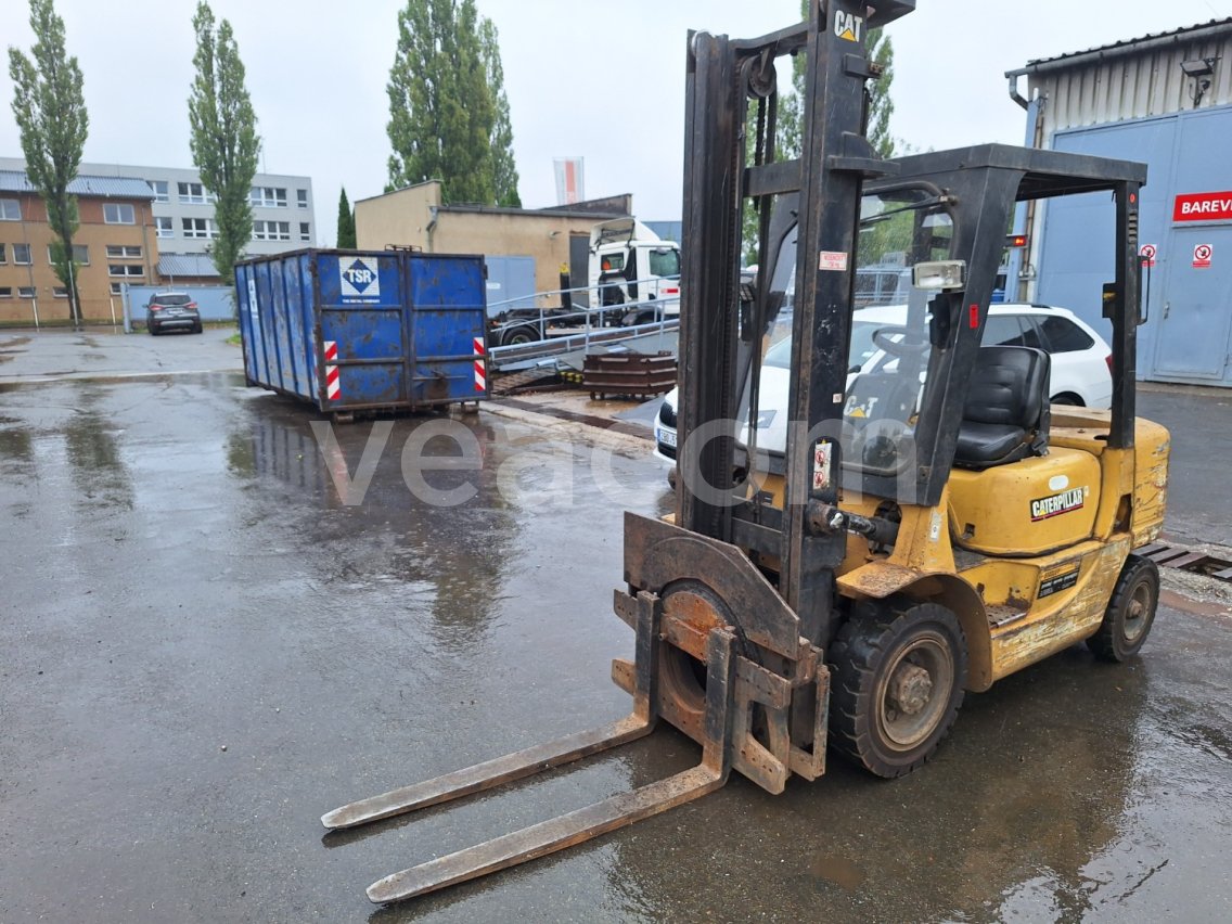 Online aukce: CATERPILLAR  DP 25K