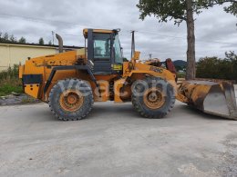Online aukce: CASE  821C
