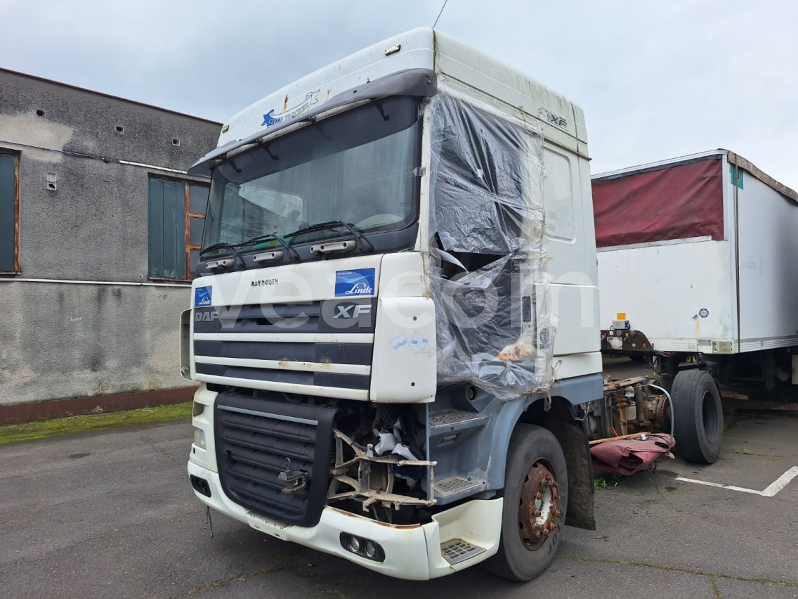 Online aukce: DAF  XF 105.460
