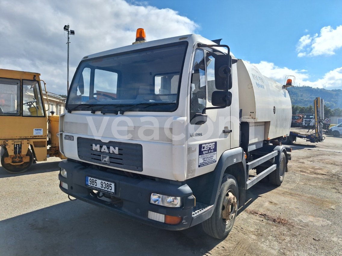 Online aukce: MAN  12.185 LRK