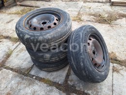 Online árverés:  SADA PNEU 195/65 R15 NA PLECH.DISKÁCH Z FIAT STILO