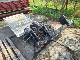 Online aukce:   MBB 750 K1TL/R HYDRAULICKÉ ČELO