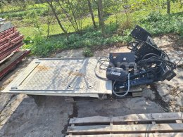 Online aukce:   MBB 750 K1TL/R HYDRAULICKÉ ČELO