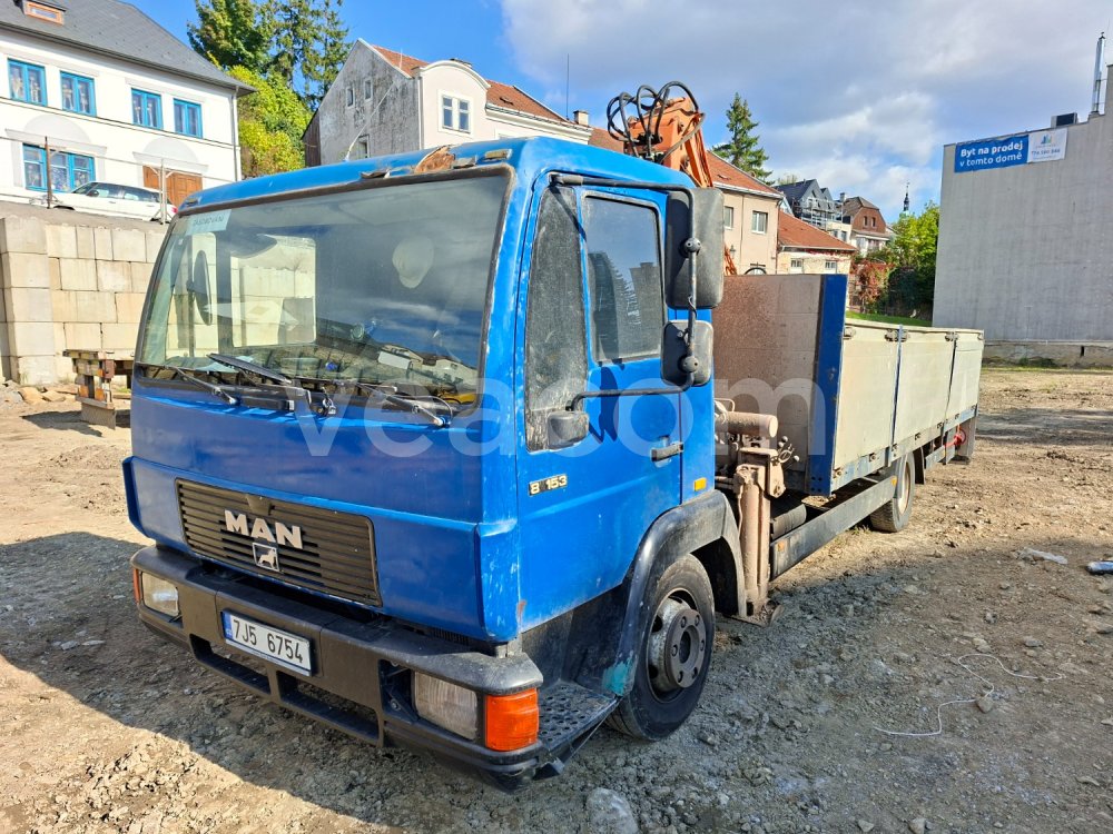 Online auction: MAN  L2000 8.153 + HR