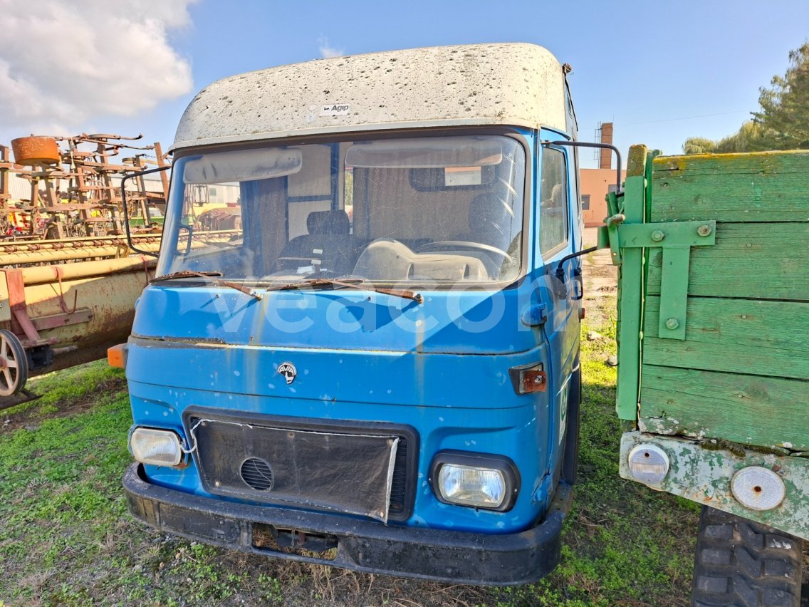 Online aukce: AVIA  A21