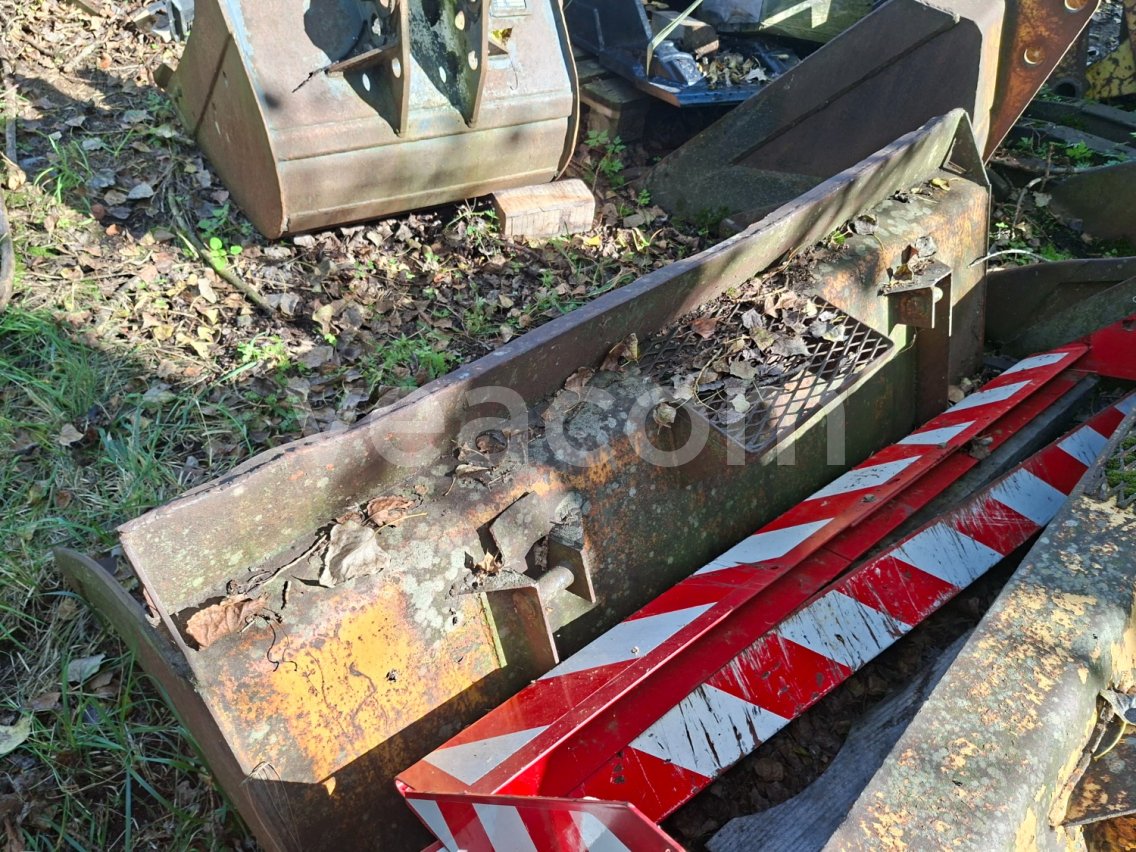 Online aukce:   LŽÍCE NA UNC 170 CM